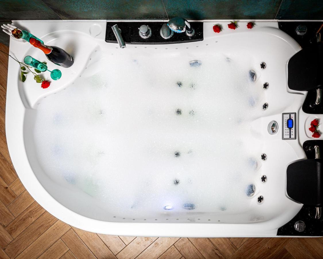 Jacuzzi & Bike Apartment, Krakow