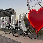 Jacuzzi&Bike Apartment, Krakow